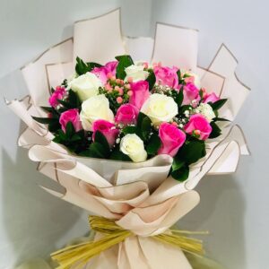 10 Pcs of red pink roses and 10 pcs white roses with 3 pcs hypericum pink