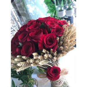 25 Pcs of red roses with some dry wheat