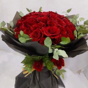 30 Pcs of red roses and black wrapping